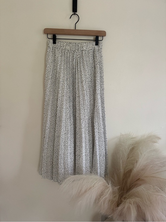 a new day Dresses & Skirts - A New Day White & Black Speckled Pleated Midi Skirt XS